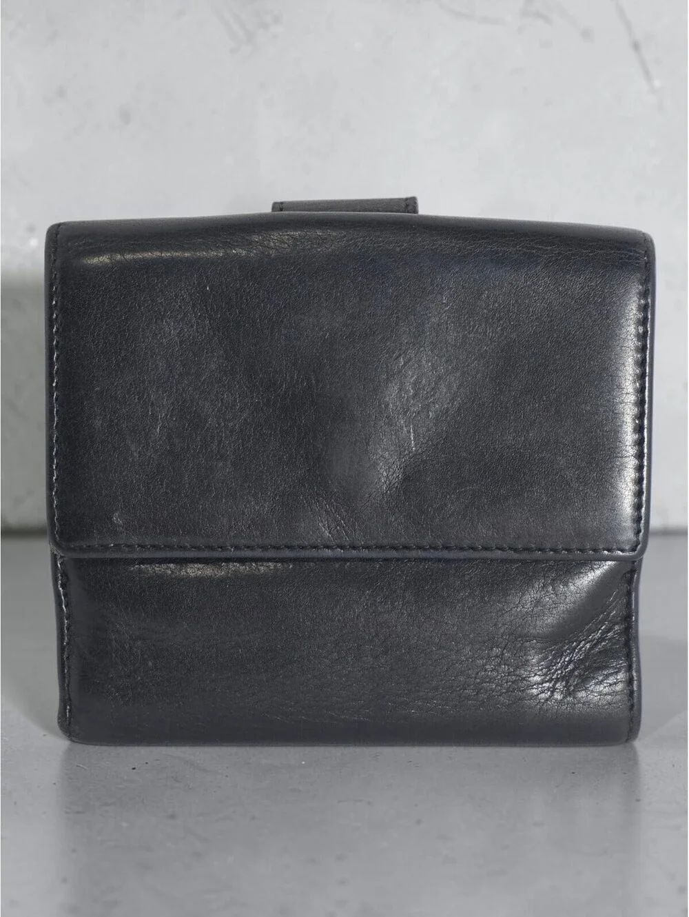 Authentic Gucci Vintage Black Leather Bifold Wallet - Silver Hardware